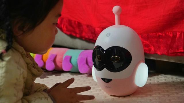 优宝智能机器人，孩子的智慧玩伴