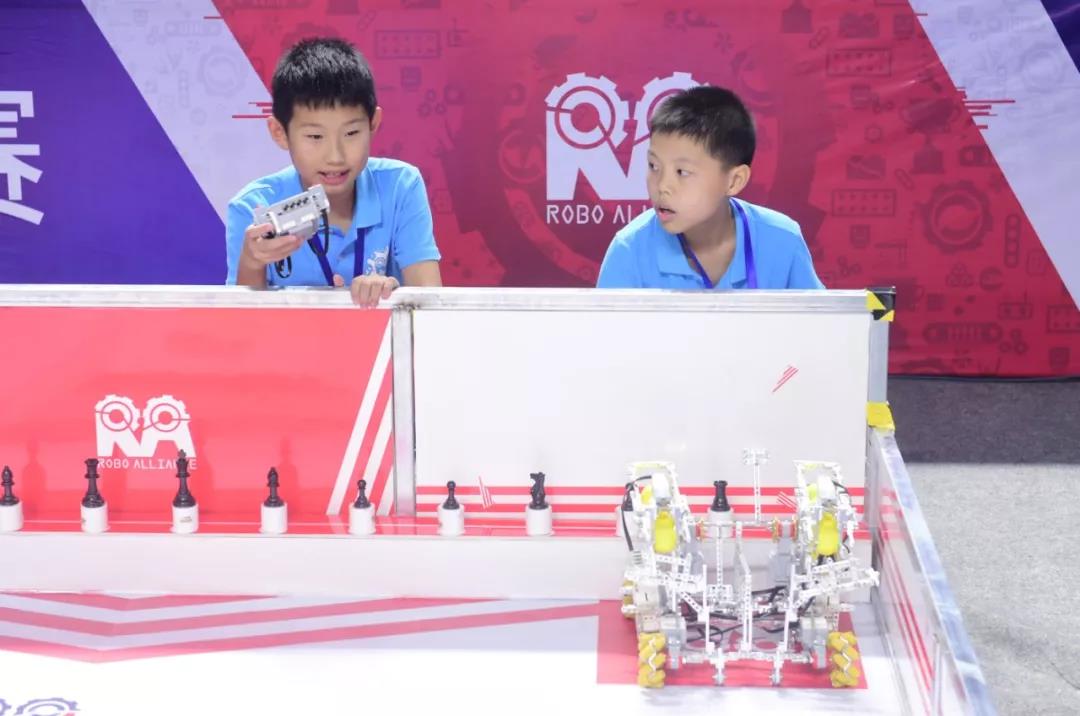 2018 RA国际机器人大赛开幕